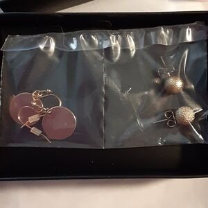 2 pair Avon Pierced Earring Studs. New